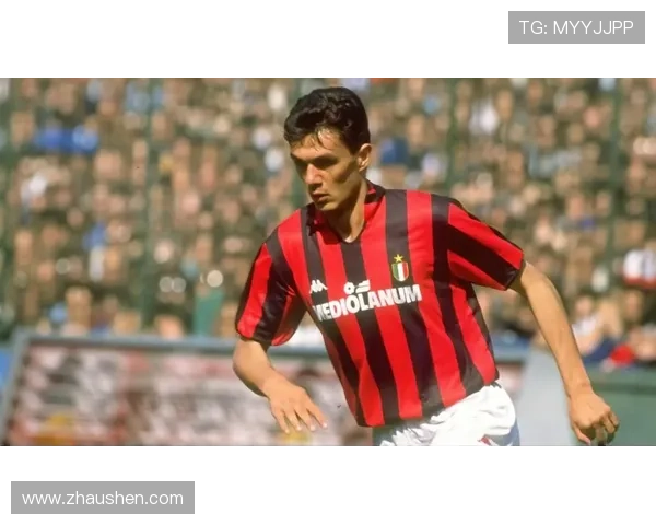 马尔蒂尼：经典防守的典范，重新定义当代足球防线的艺术表现